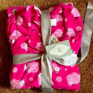 Ladies size small brand new pajamas